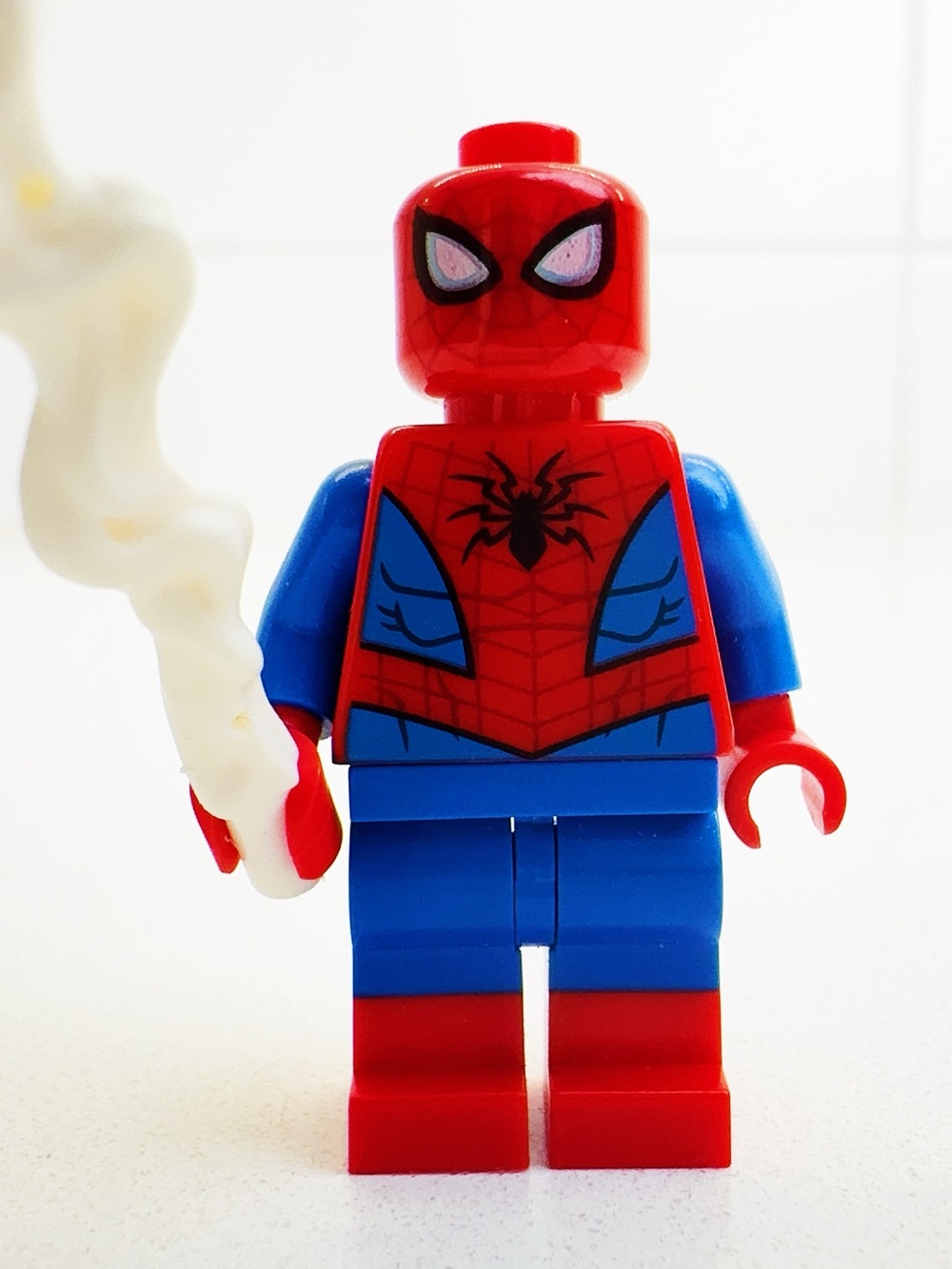 LEGO Minifig - Spider-Man - Metallic Light Blue Eye Highlights - sh0536